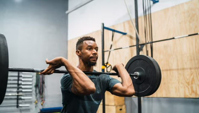 Crossfit ativos manipulados homem treinando