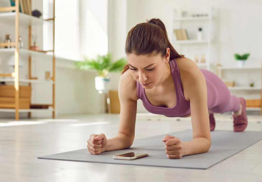 dicas para emagrecer com saúde mulher se exercitando